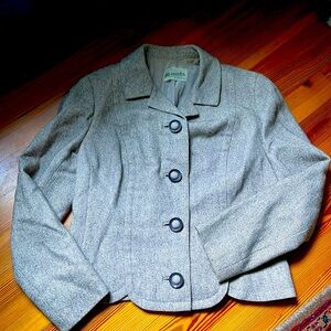 Charming Vintage 1950s wool and silk woven blazer jacket
